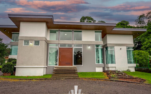 Casa en Venta en Guápiles, Limón