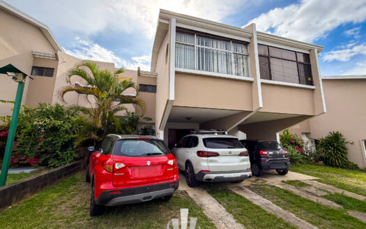 Casa en Venta en Oroki – Amplios Espacios y Excelente Entorno Residencial