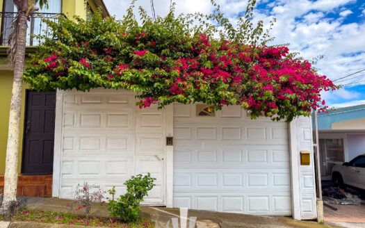 Casa en Venta – Residencial Azul de Prado, Mata de Plátano