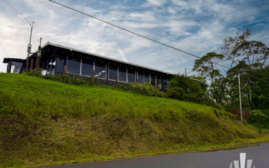 Restaurante Completamente Equipado en Alquiler en El Carmen de Guadalupe | Vista Panorámica