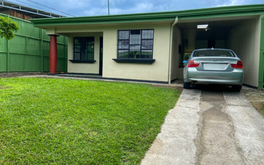 CASA EN VENTA EN SAN MIGUEL, SANTO DOMINGO DE HEREDIA